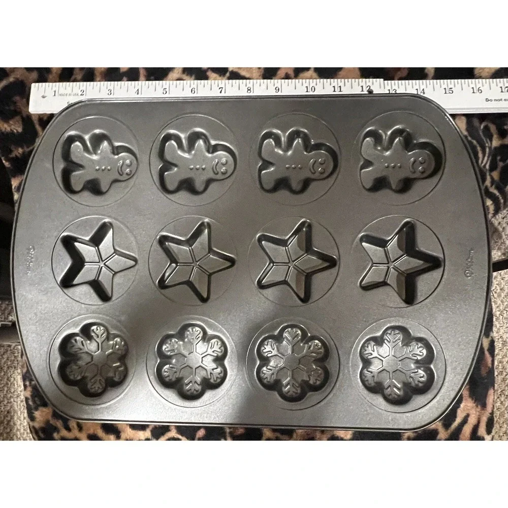 Wilton Cookie Gingerbread Man, Star, and Snowflake‎ Mold Pan